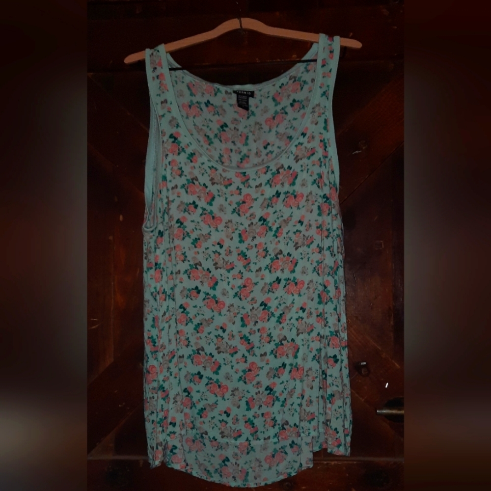 🍀3/15 Torrid Floral Tank Top